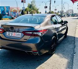 تۆیۆتا کامری